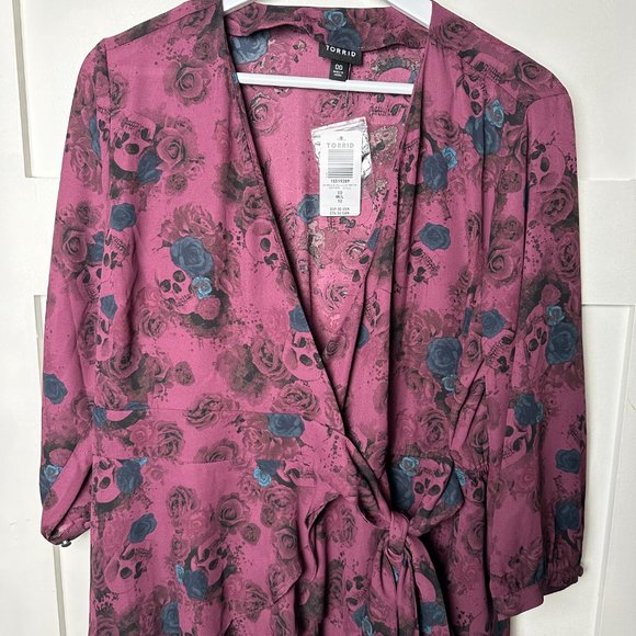 Torrid | NWT | Georgette Wrap Tunic Blouse | Floral Sugar Skulls - Picture 8 of 11